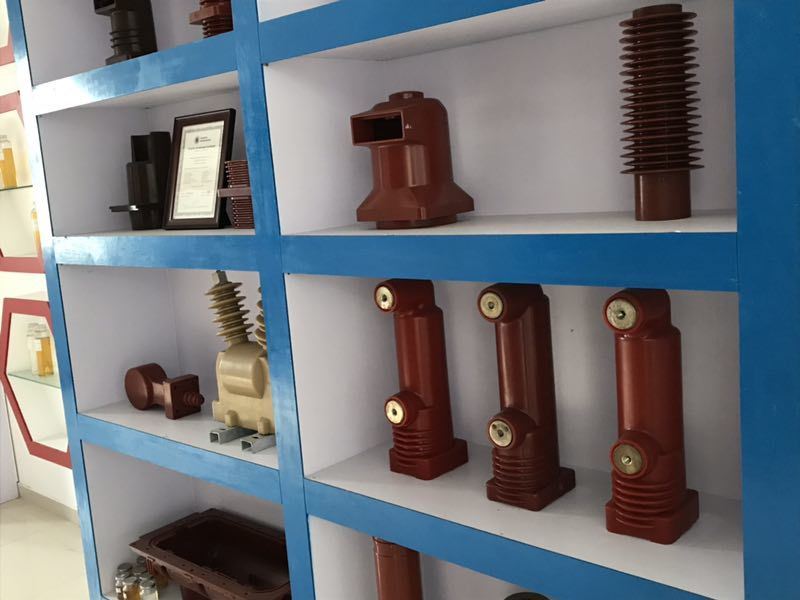 Resina Epoxi Retardante de Chama para Isolamento Elétrico de 10-1100KV com Alto TG (70-125°C) e APG & Processos de Fusão